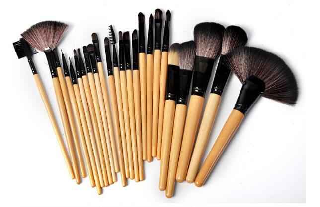 Professional Makeup Brush Set - 24 Pieces for Flawless Application